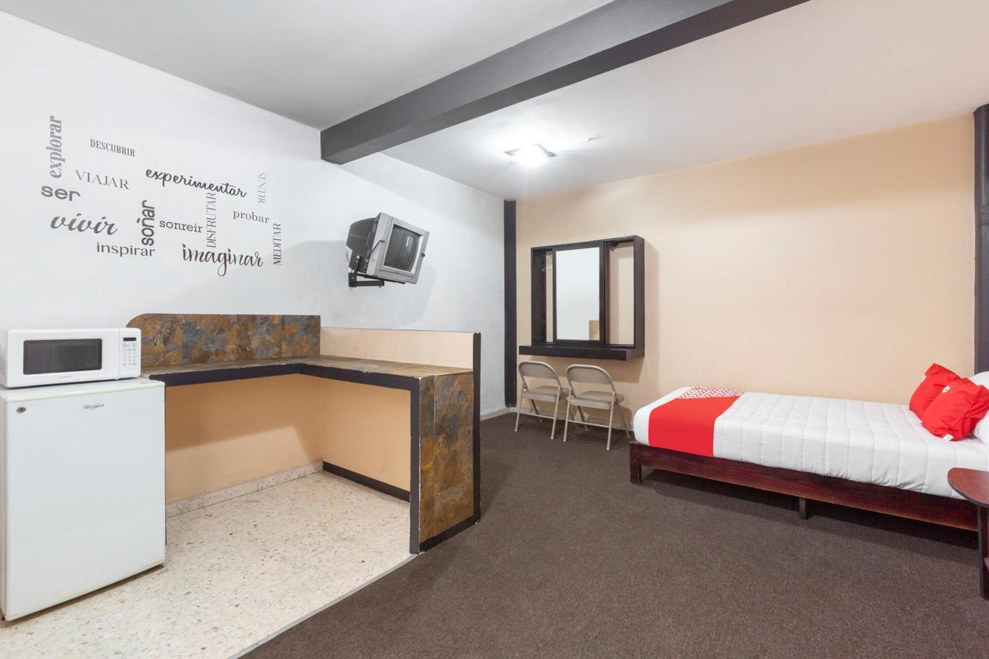 Oyo Hotel Emperador, Oaxaca ภายนอก รูปภาพ